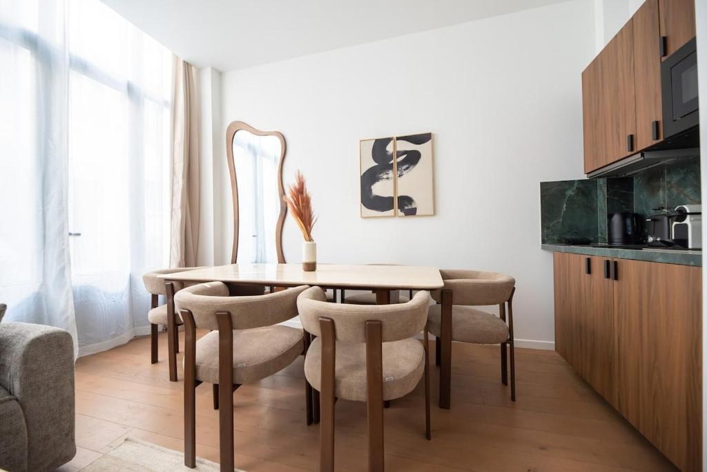 Modern Apartment in Paris with AC - 4
