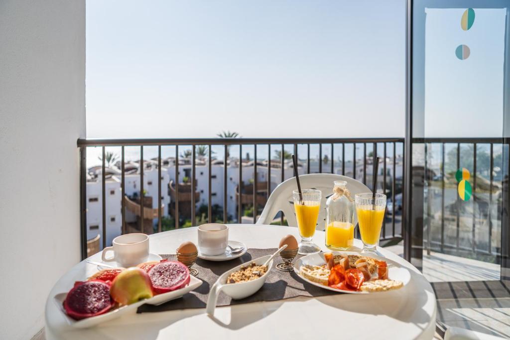 RT-Apartamentos Guinea — Hotel rooms in Playa del Ingles, Canary Islands