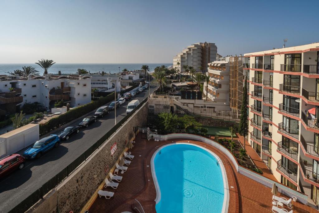 RT-Apartamentos Guinea — Swimming pool in Playa del Ingles, Canary Islands