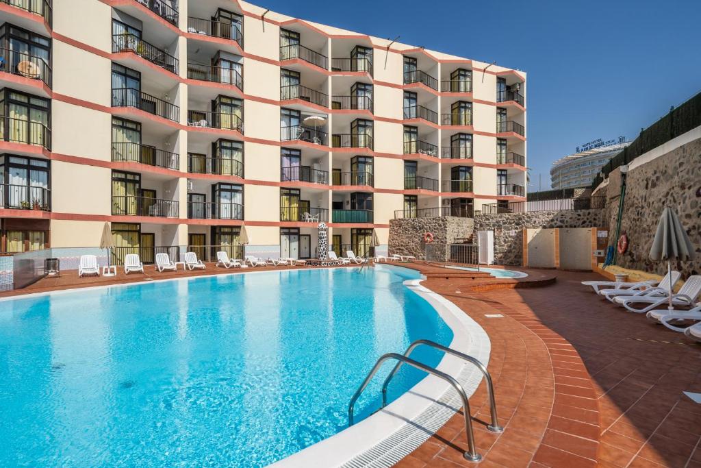RT-Apartamentos Guinea — Swimming pool in Playa del Ingles, Canary Islands