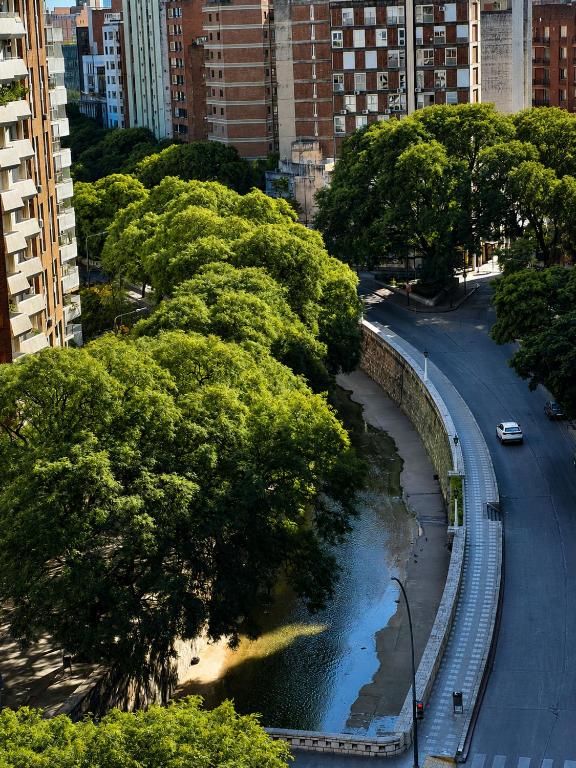 Depto Premium con vista a la Cañada - Nueva Córdoba- Cerca de Patio Olmos y Güemes - 3
