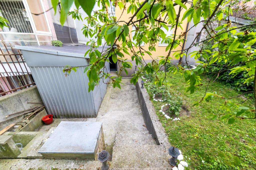 CityCenter Cekalusa Two bedroom Apartment with garden - 2