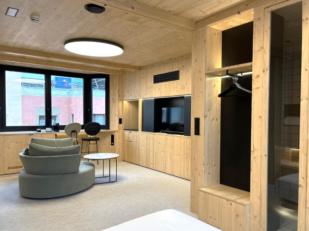 VTZ Minimal Suites - 5