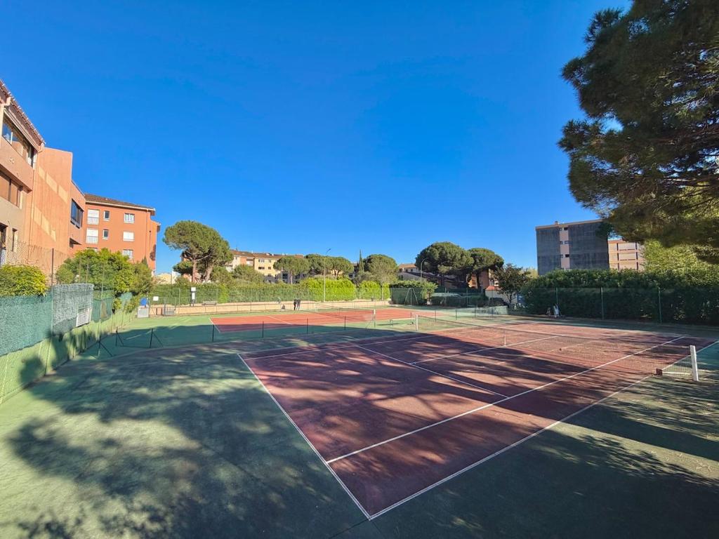 Studio cosy avec terrasse et piscine à Fréjus - 3