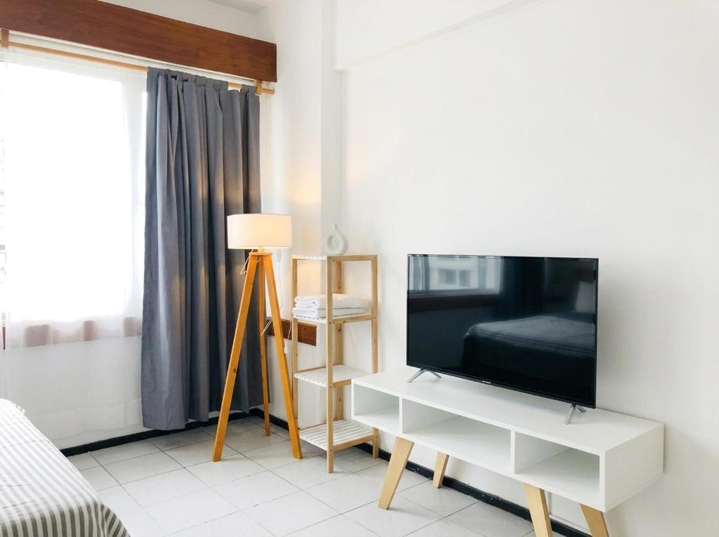 Monoambiente Moderno con Vista al Nahuel Huapi y Ubicación Premium - 4