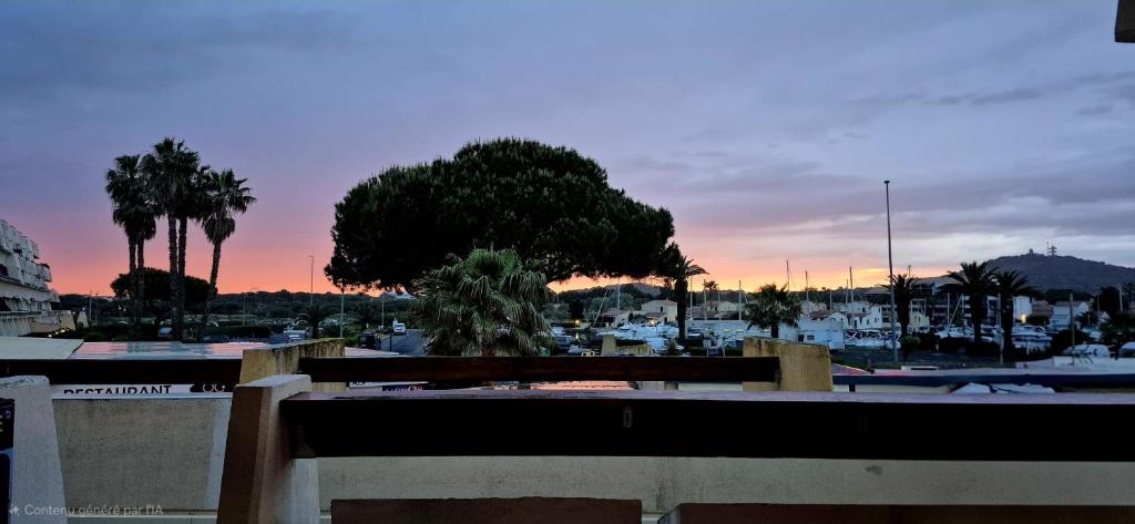 Village naturiste Cap d Agde - Coursives Port Nature 5 - Appartement Entier chambre séparée au calme - 4