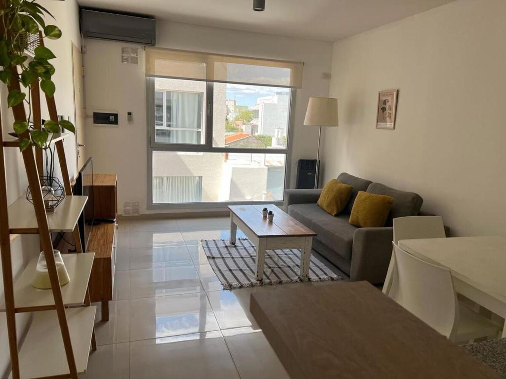 Alvarado 755 Te espera - 1
