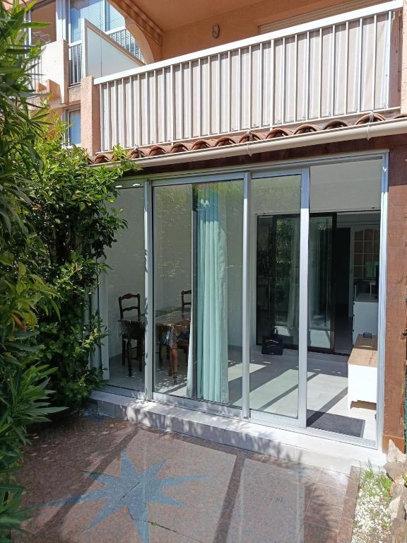 Très beau studio refait à neuf à Saint Aygulf! - 1