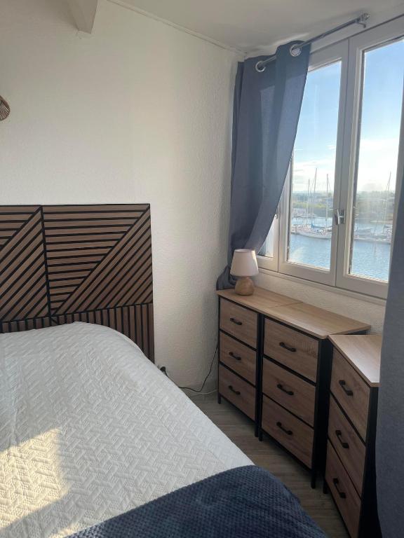 1-bedroom sea-view apartment with terrace, sleeps 4 - 4