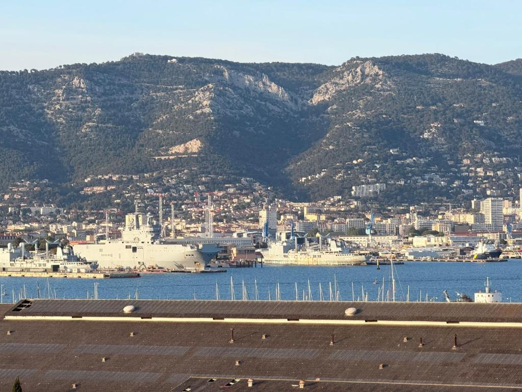 Panoramic view of Toulon Bay Terrace - 2
