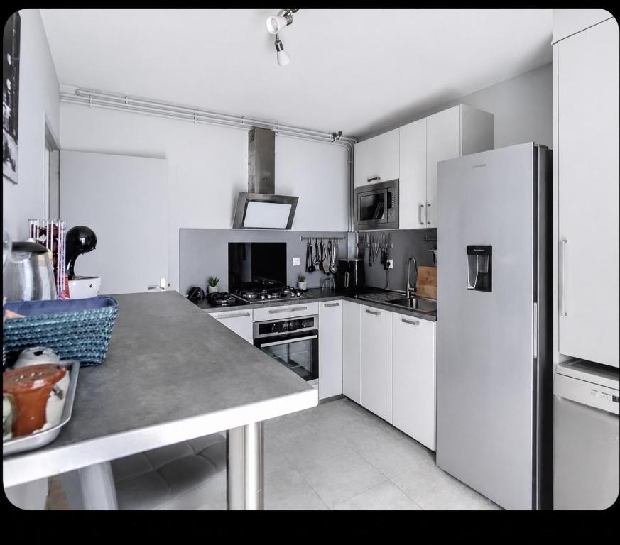 T4 design lumineux climatisé avec balcon & suite - 1