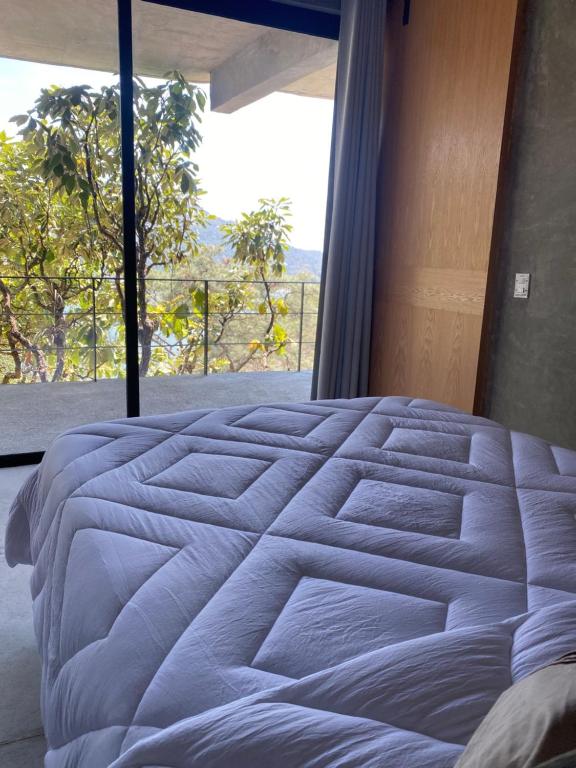 "Modern Loft Spectacular View of Mountain and Lake - 1