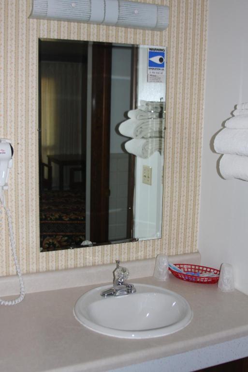 Viking Jr. Motel photo