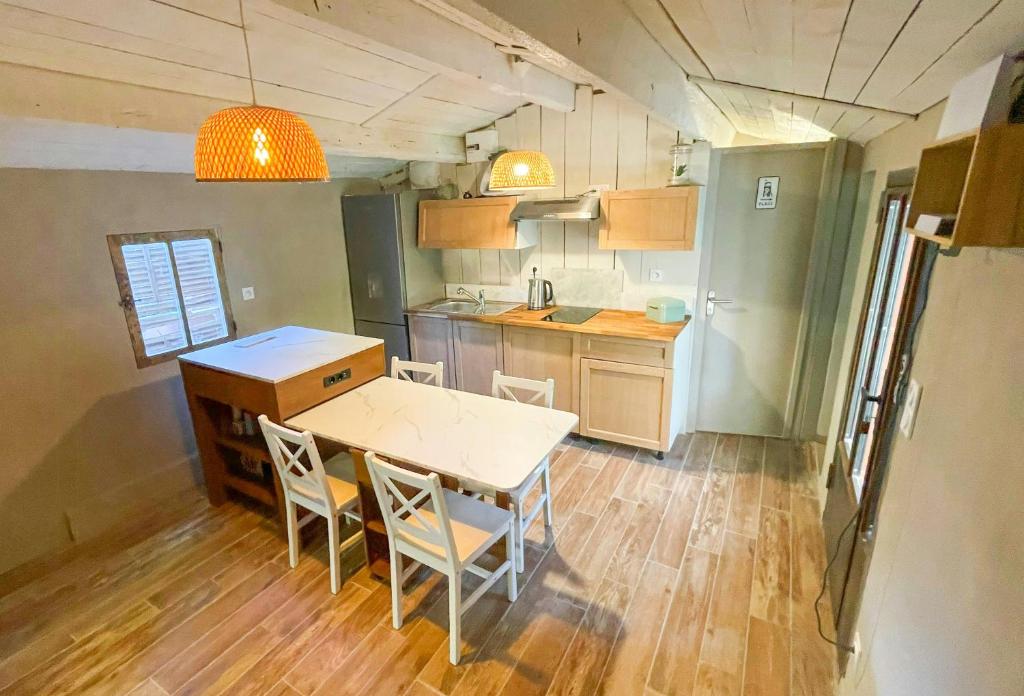 Renovated Cabin Near Argens River - 2
