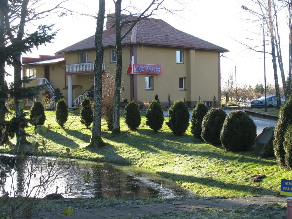 Piligrimo Užeiga，位于Kadarės的酒店