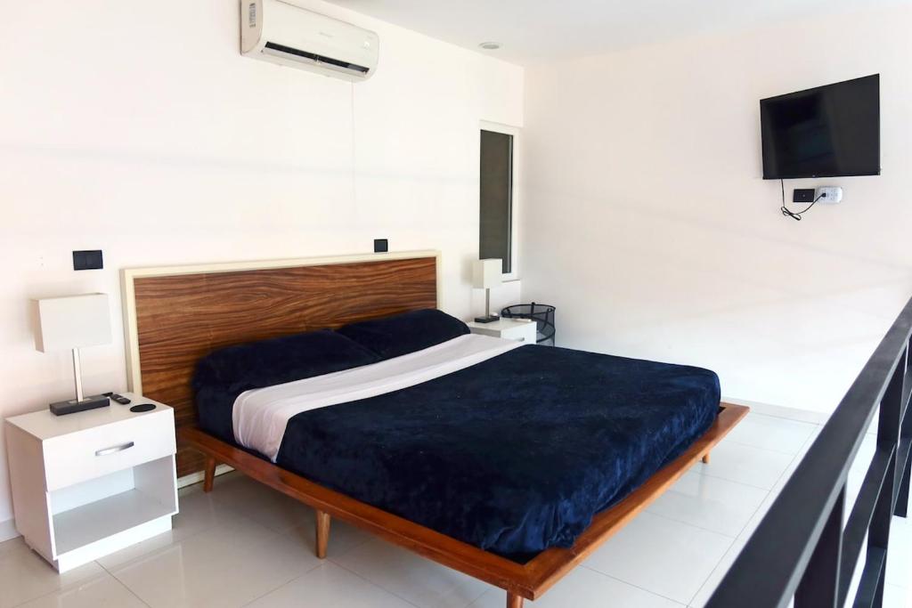 Modern condo loft in Zoho Skies with a roof pool - 5