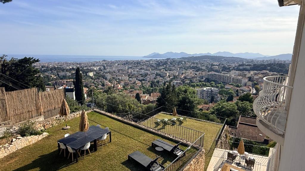 Grande villa, 6 chambres, vue mer, montagne & ville de Cannes - 2