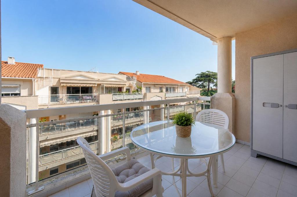 FRGK Gallieni Terrace Quiet Executive Stay Walk to Palais - 2
