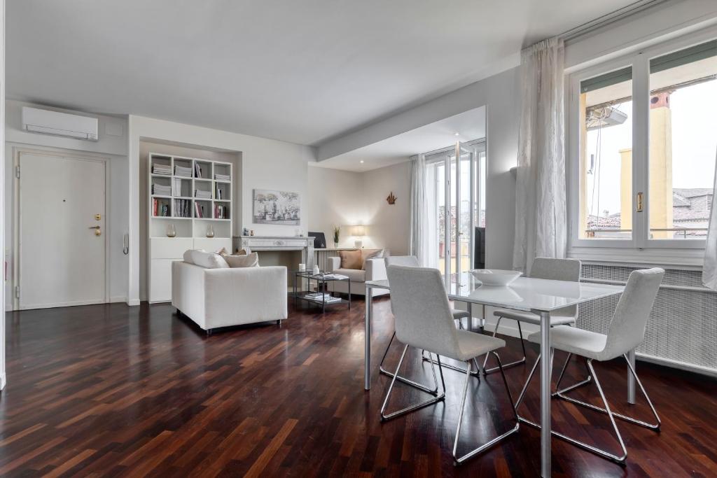 Metropolitan Luxury Apartment - 3