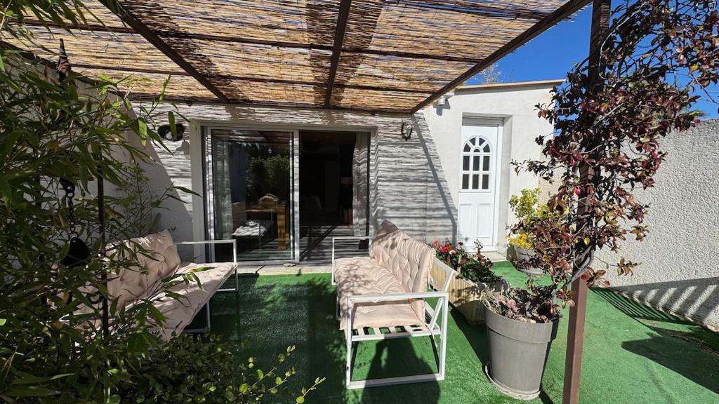 Maison avec terrasse proche piste cyclable et remparts - 3