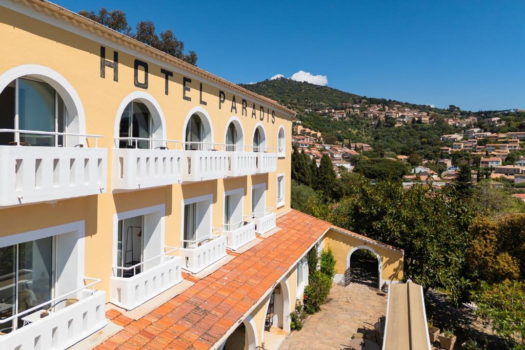 Hôtel Paradis - 3