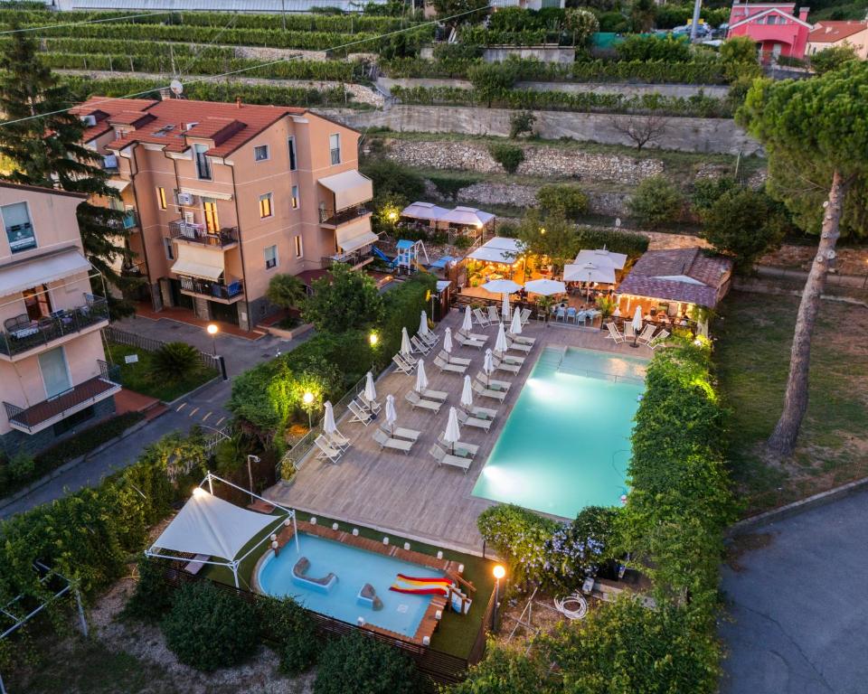 Residence Holidays - 1