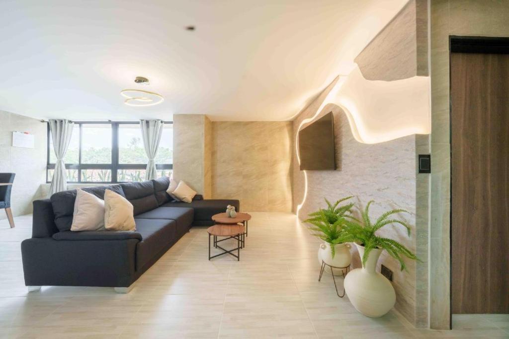 3 bedroom apartment, one block from lleras park p12 in medellin - 5