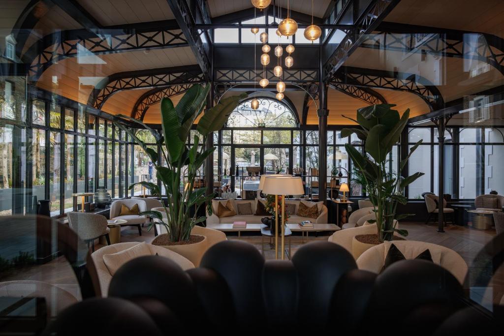 Grand Hotel de Courtoisville - 2