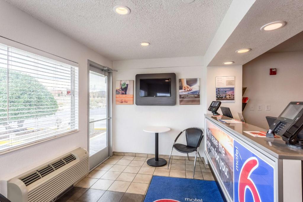 Motel 6-Albuquerque, NM - South - Airport photo