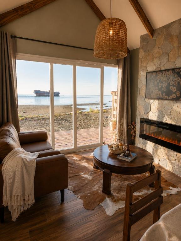 Boutique retreat with ocean views - 1