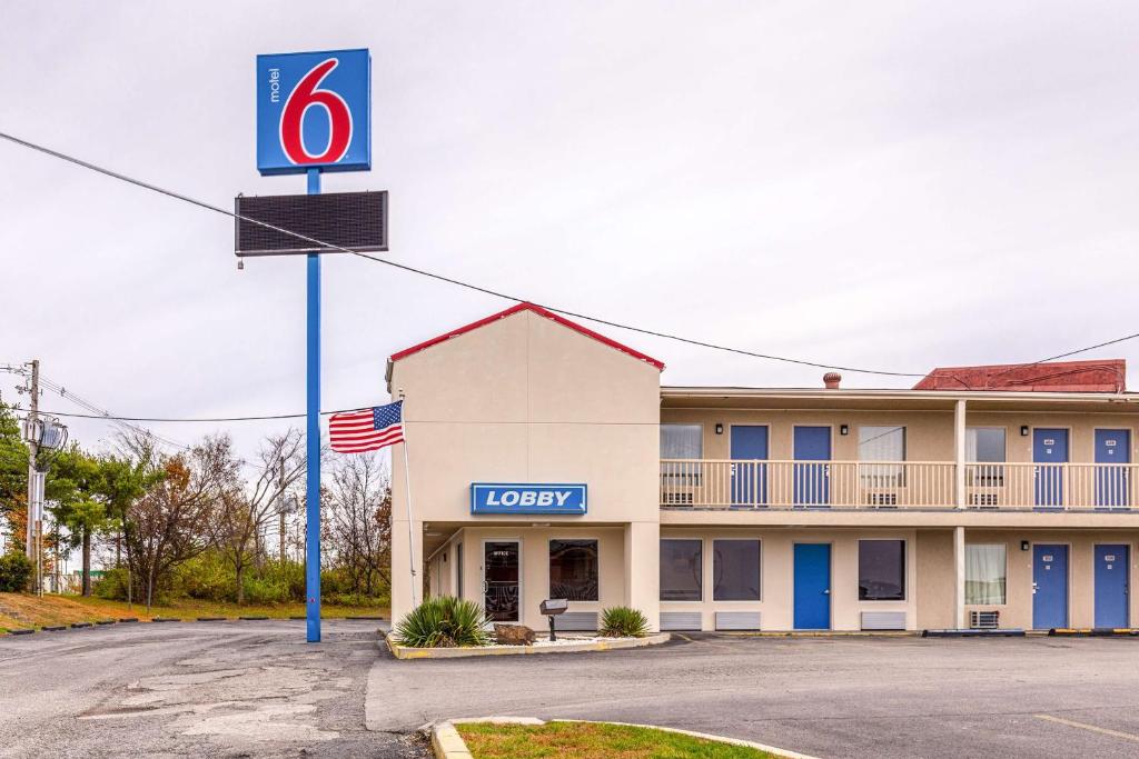Photo 2 of Motel 6-Mount Vernon, IL