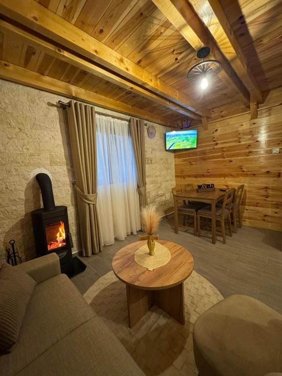 Little Break Cottage - 1