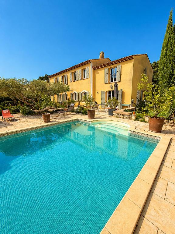 Mas pied des Alpilles 5 min centre piscine privée 9 pers - 1