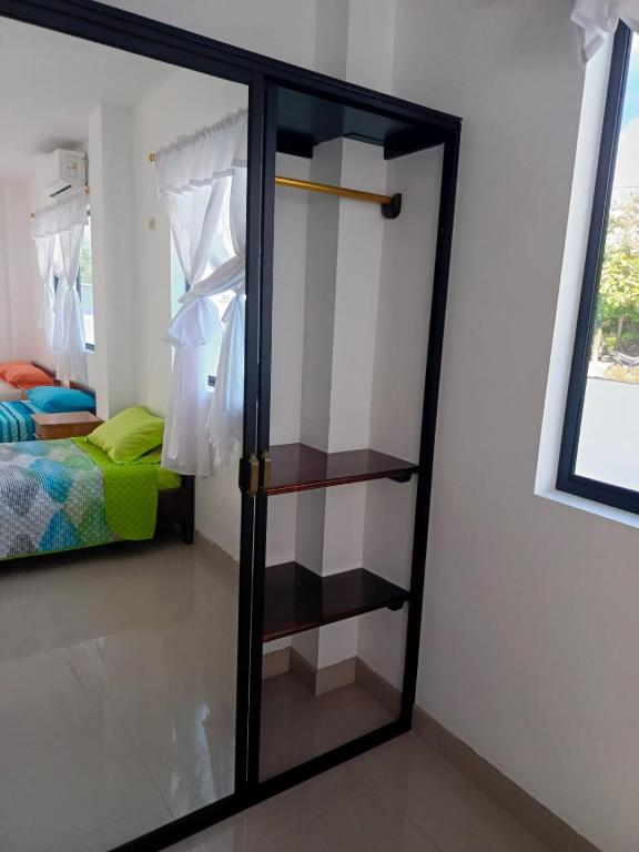 Iguana Marina House - 2