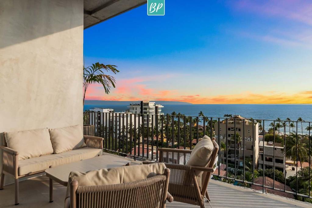 Oceana Bucerias in Golden Zone - Near Beach with Rooftop Views - 1