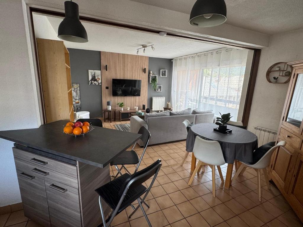 APPARTEMENT 4 PERSONNES A 500M DES TELECABINES - 1