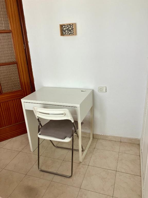 Budget Good Location Bedroom - 4
