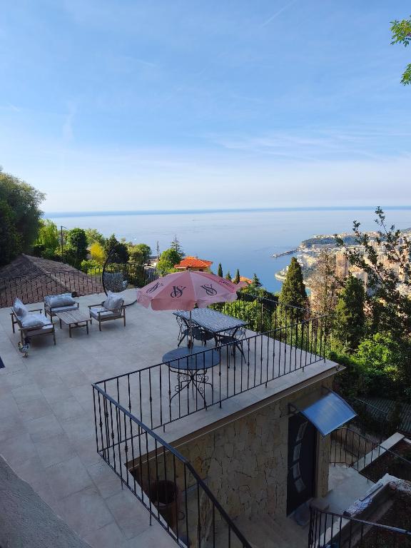 House with sea and mountain views next to Monaco - 1