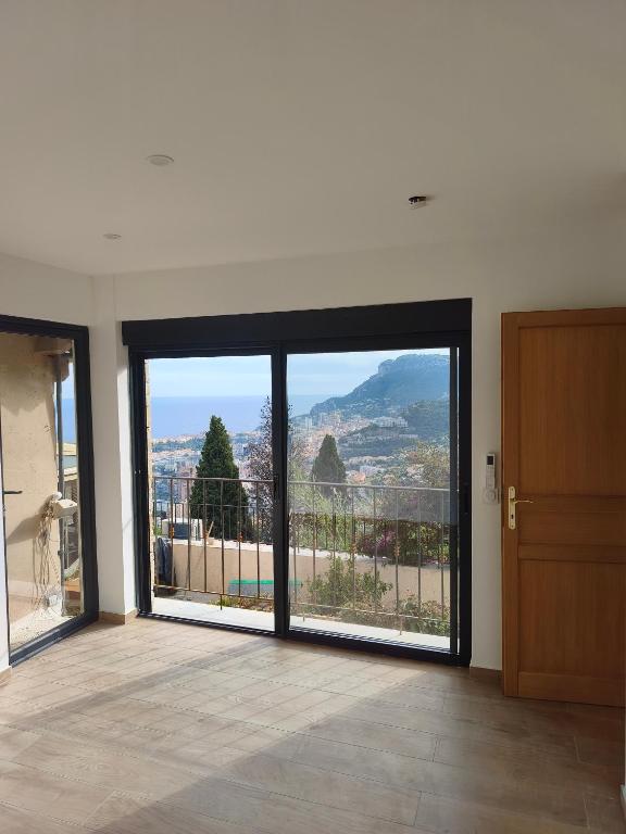 House with sea and mountain views next to Monaco - 2