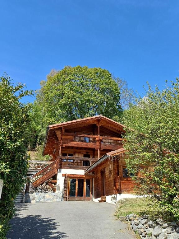 Magnifique chalet , 10 personnes, vue panoramique, bain nordique - 1