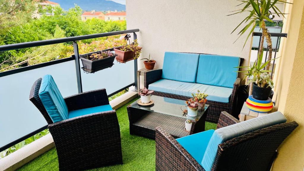 Charmant 2 pièces avec terrasse - 2