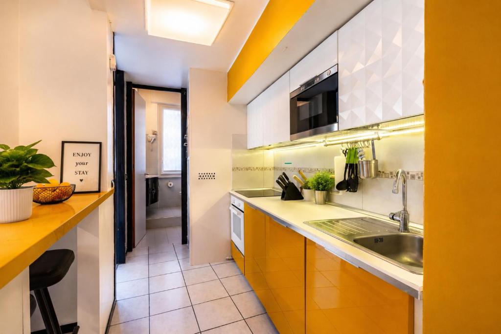 Stylish 8-Bed Home near Duomo ideal for Groups Families with terrace garden parking - 5