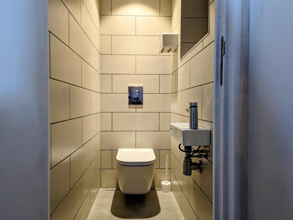 Super spacious, Beautiful apartment Great hikes - 3