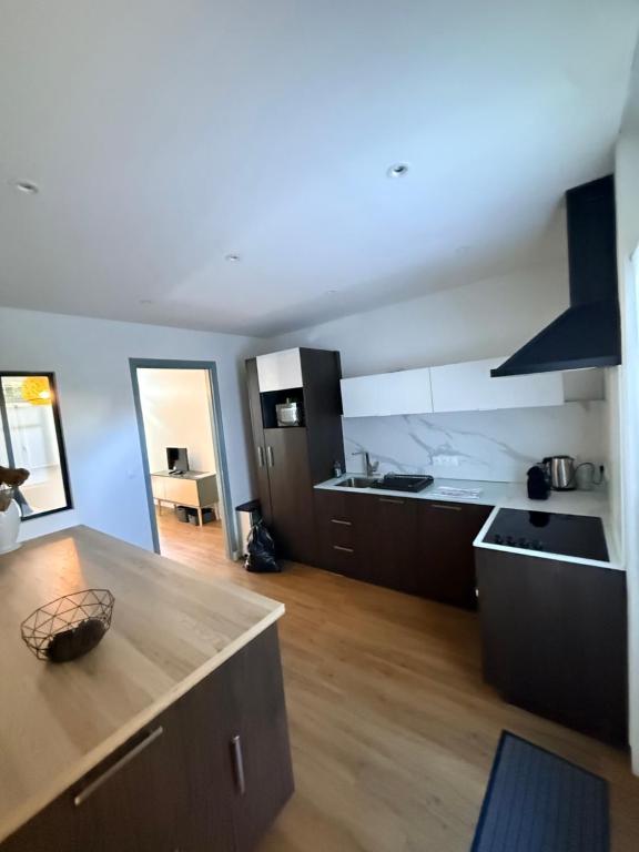 T3 hypercentre - 5 couchages - Plage 300 m - Linge & ménage inclus - 4