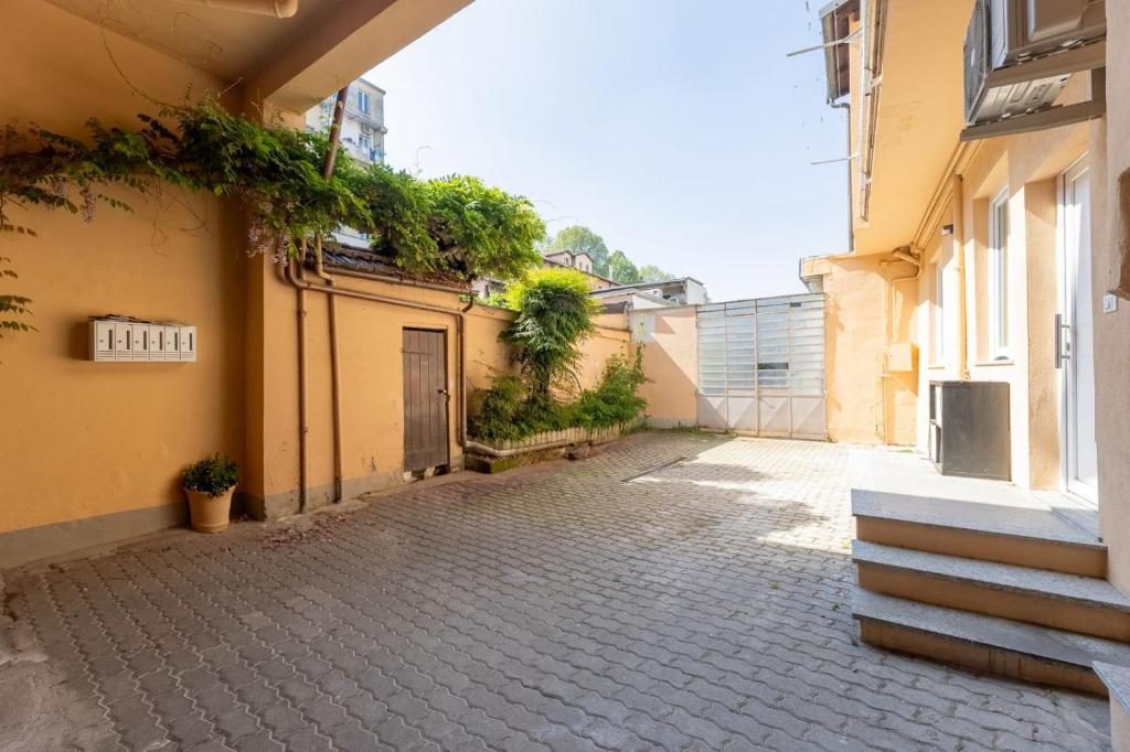 Mantova House 1 - 4