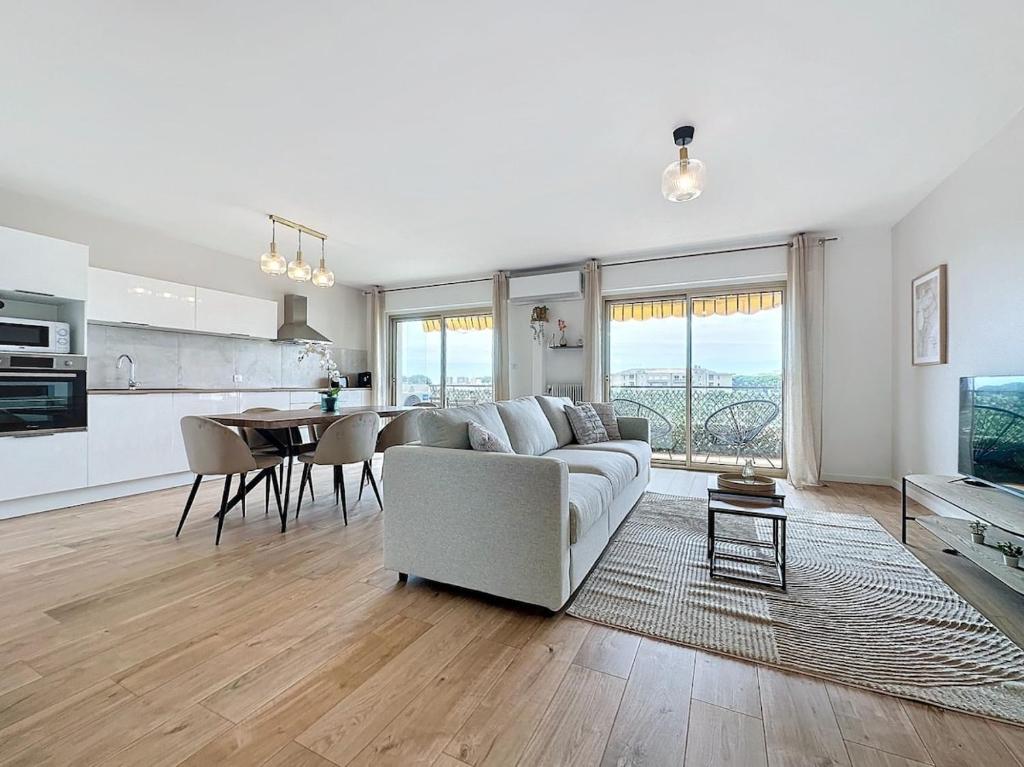 Superbe Appartement 6 personnes - Terrasse vue mer à Antibes - Climatisation - Parking Privé - 2
