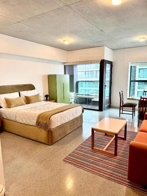 27th Floor Apartment - 1