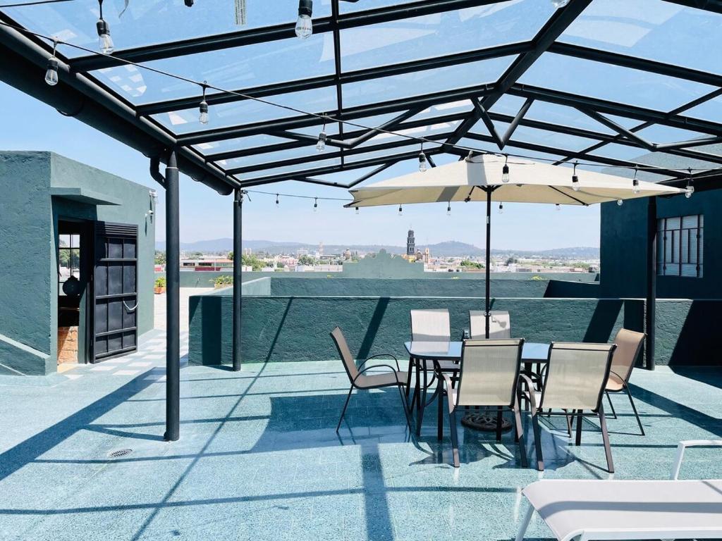 Loft #104 en Centro Histórico con Terraza Compartida y Patio Privado - 3