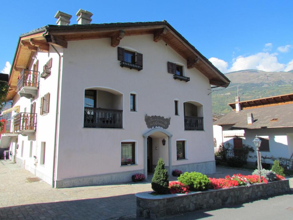 Residence Du Chateau — Hotel in Fenis