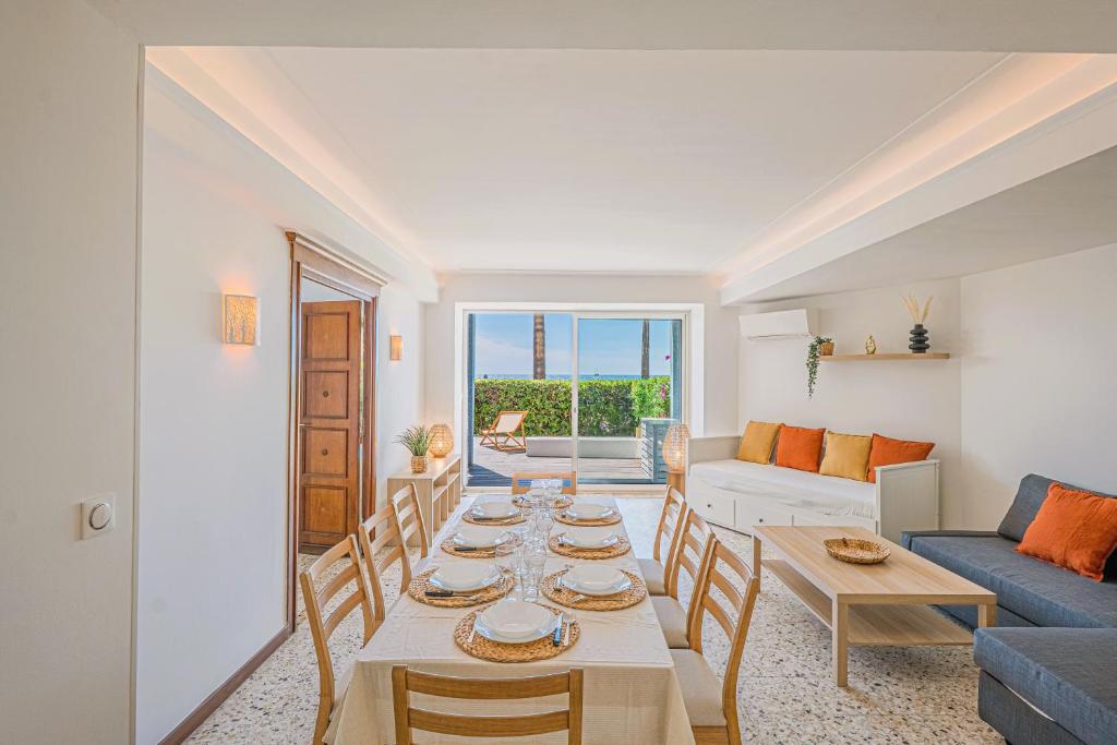 Exclusive Seafront Gem - Direct Beach Access - Terrace - Private parking - 8 people - Juan-les-Pins - 3